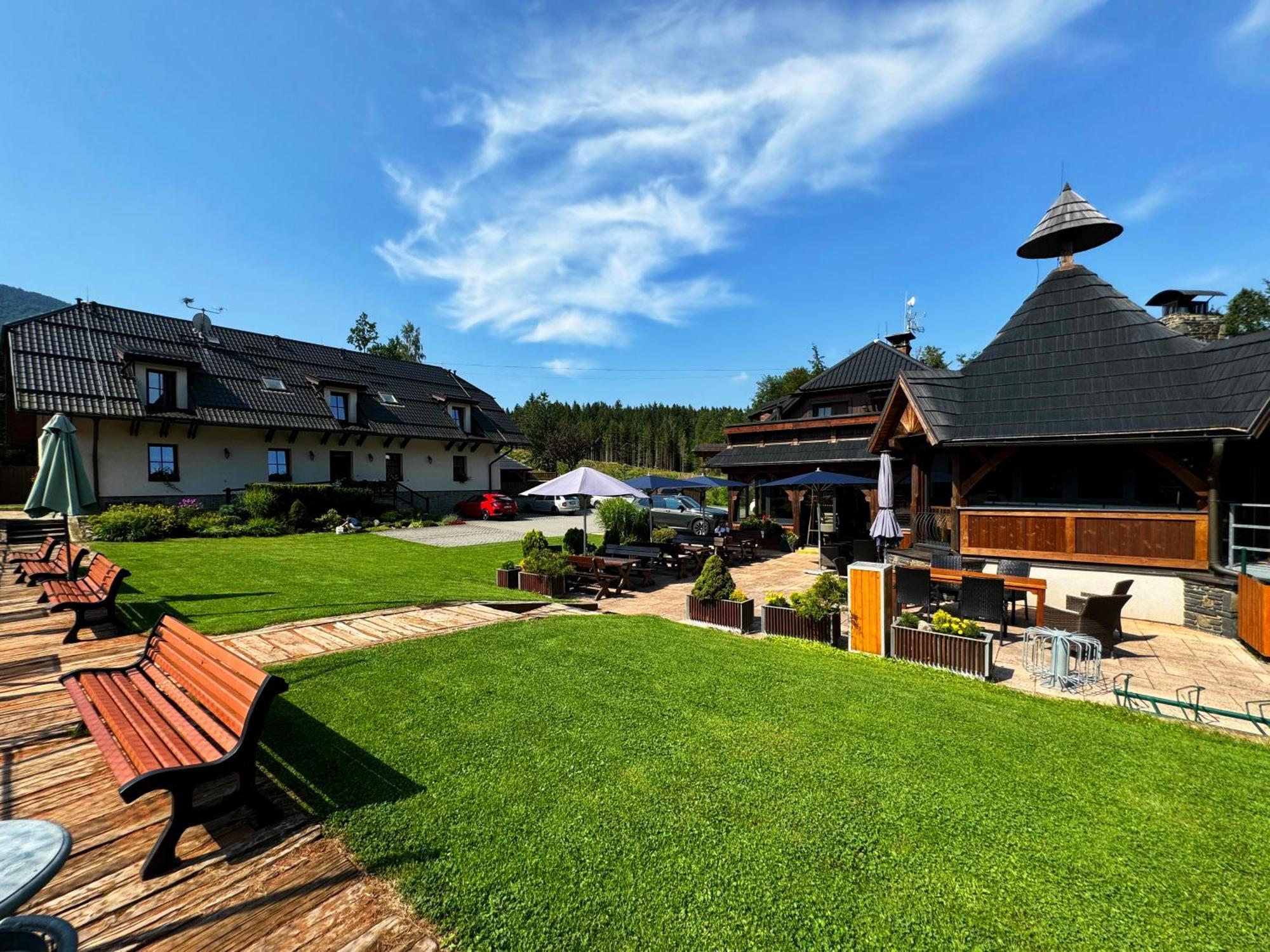 Hotel Na Doline Frenštát pod Radhoštěm エクステリア 写真